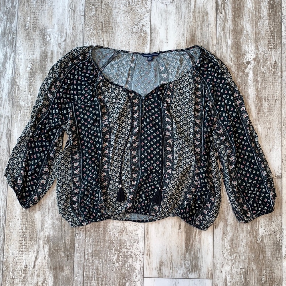 American Eagle Quarter Sleeve Blouse